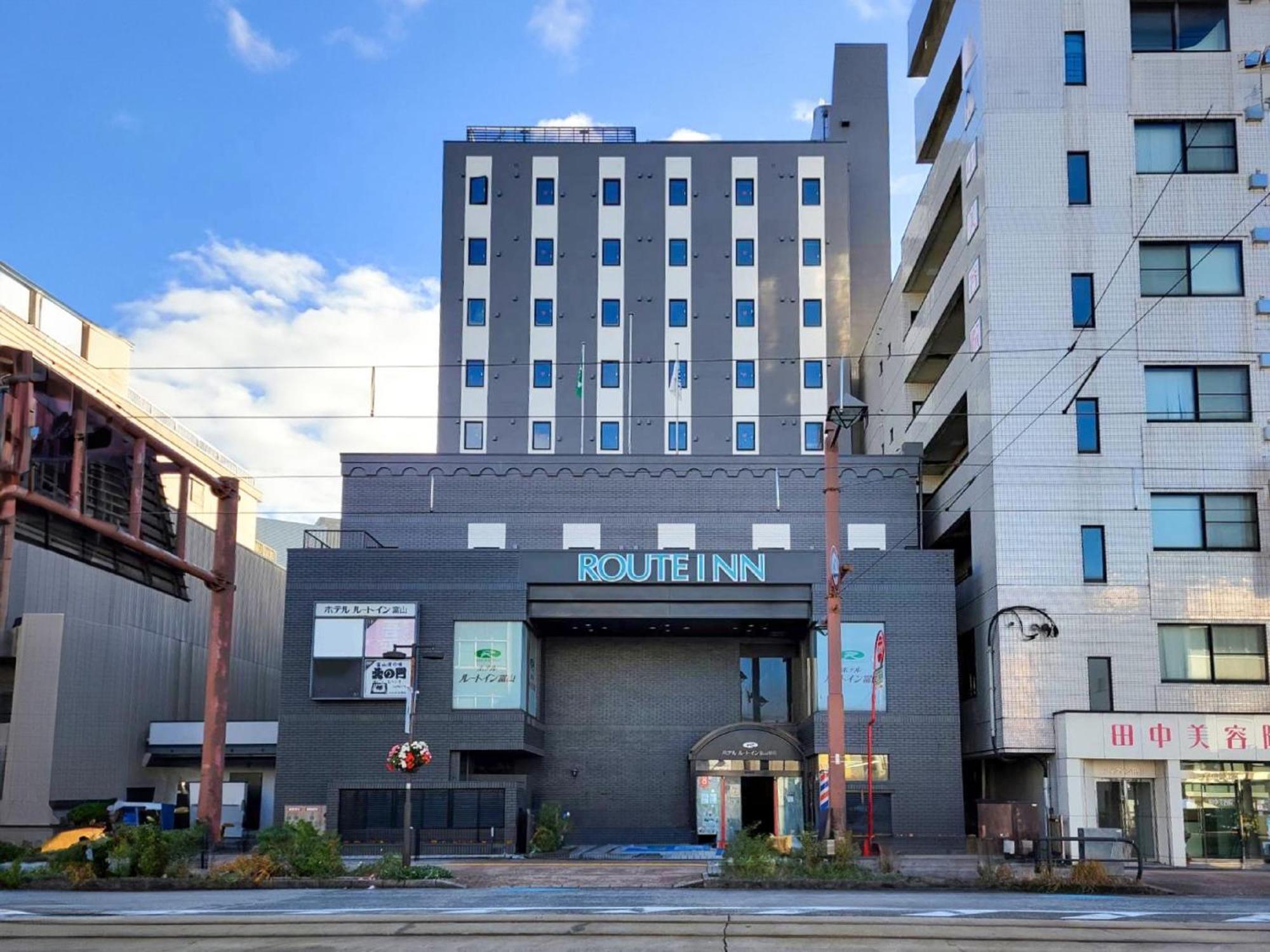 Hotel Route-Inn Toyama Ekimae Exteriör bild
